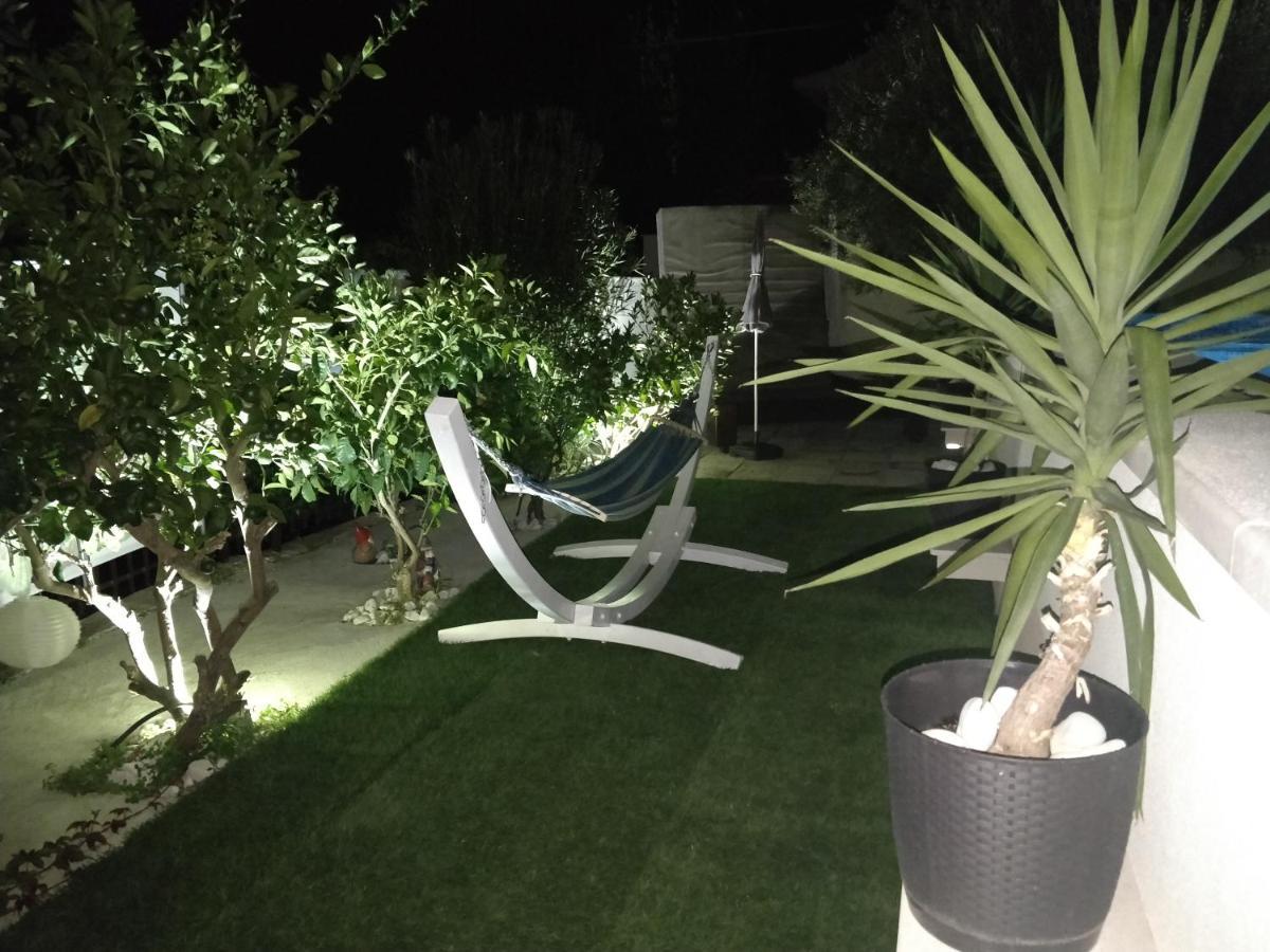 Apartments Villa A - Heating Pool Trogir Exteriör bild