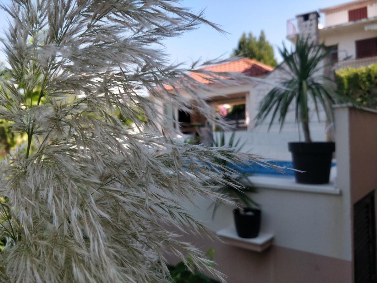 Apartments Villa A - Heating Pool Trogir Exteriör bild
