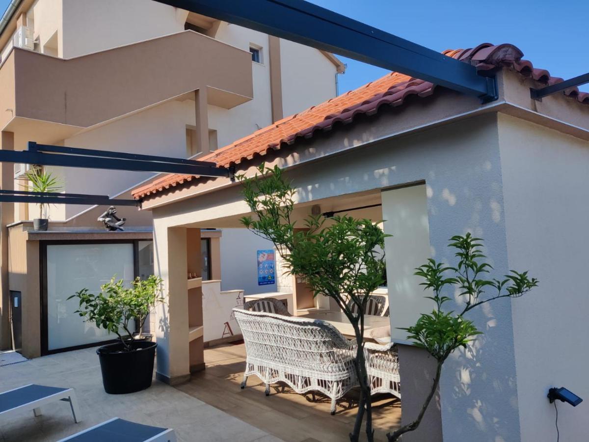 Apartments Villa A - Heating Pool Trogir Exteriör bild